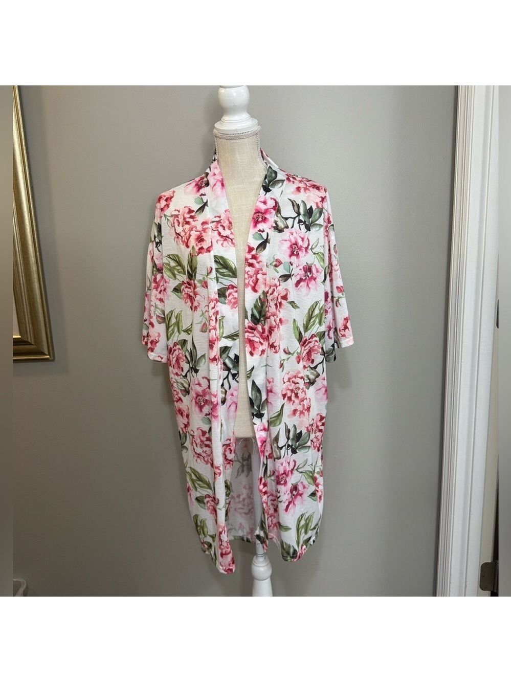 Show Me Your Mumu One size Floral Cardigan Open Short Sleeve. 100% polyester
